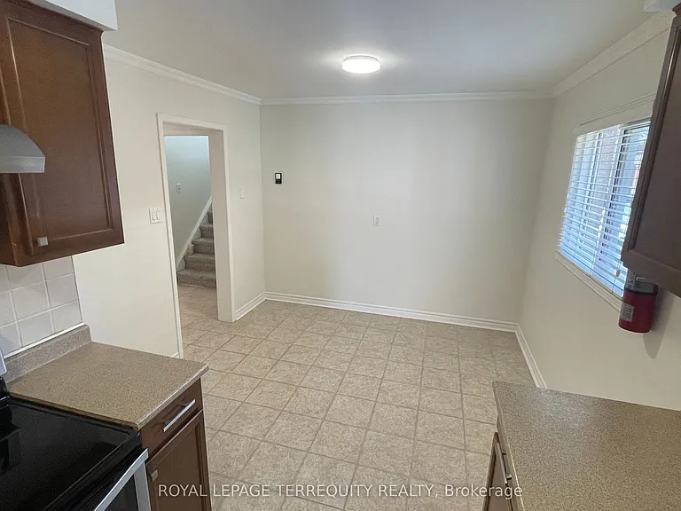 3151 Bracknell Cres — Photo 10