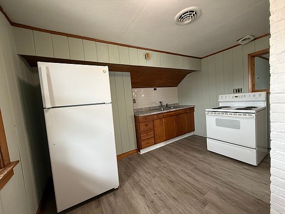 3rd image of 621 Montana Ave #2