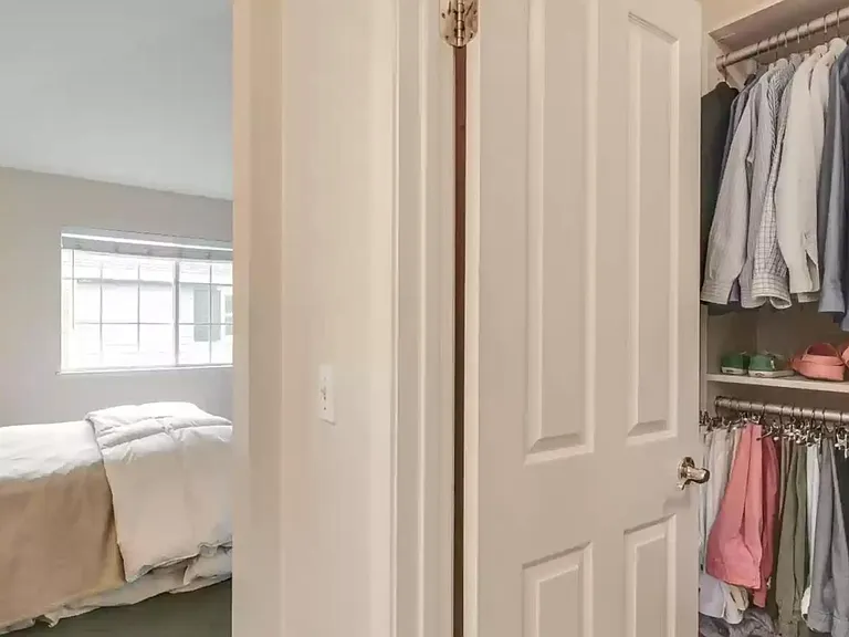 2045 Chetwood Dr — Photo 20