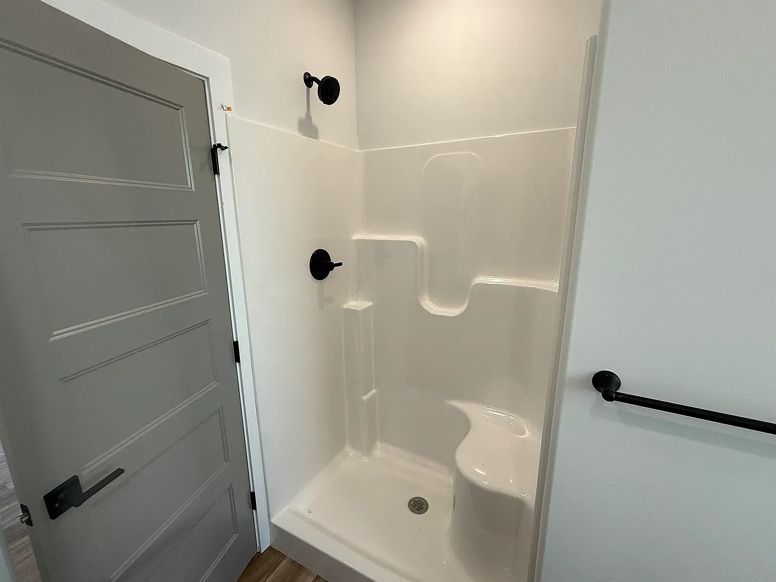 3 bed, 1359 sqft, $1,895 — Photo 3