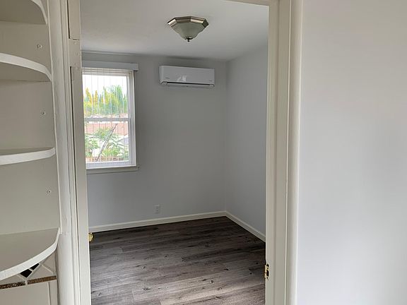 5th image of 1711 W Alameda Ave #B