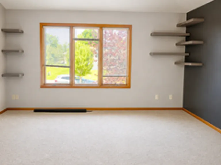 417 Woodhaven Ln — Photo 3