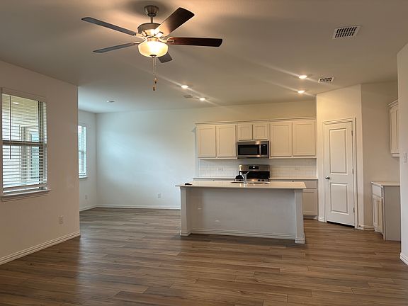 5th image of 1447 Mesquite Ln