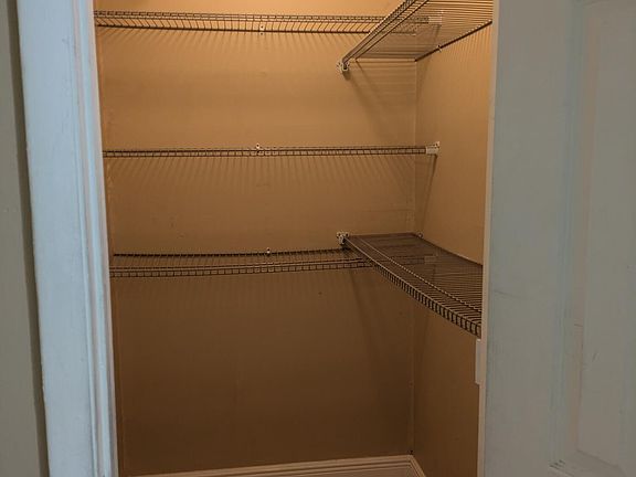 3rd image of 3502 Riverside Dr
