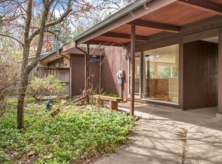 915 Lantern Hill Dr, East Lansing, MI 48823