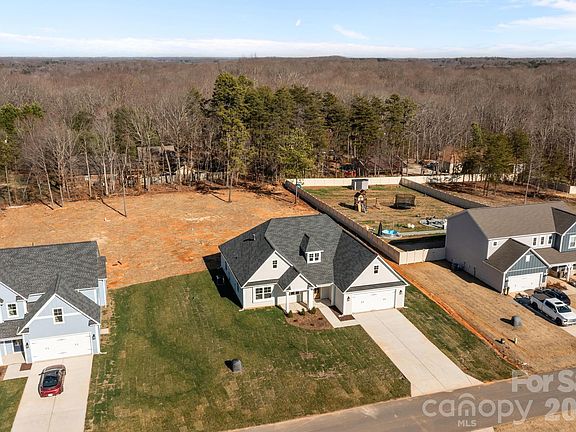 5th image of 113 Brooke Forest Ct