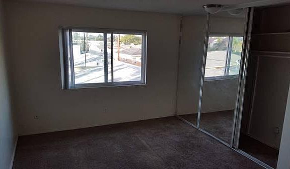 3rd image of 3160 Lincoln Ave APT 14