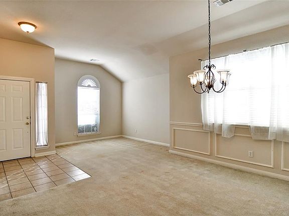 4th image of 3904 Creek Hollow Way