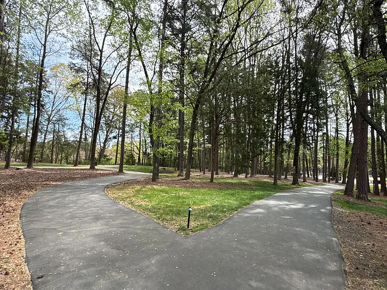 646 Portside Dr — Photo 38