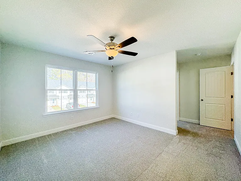 Heritage Pointe Townhomes — Photo 12