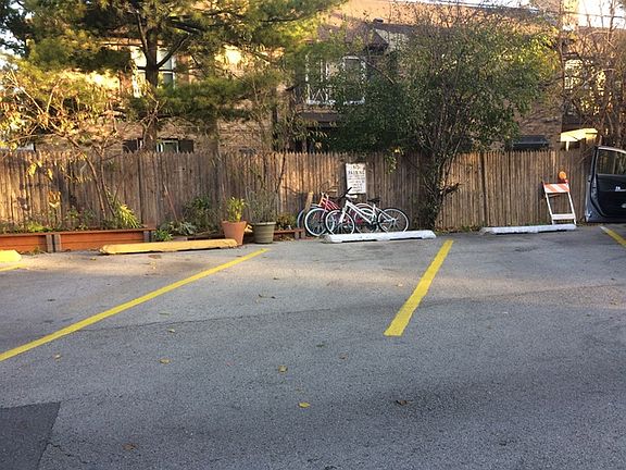 4th image of 1572 Woodland Ave Unit C