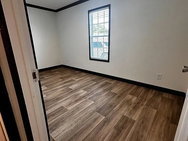 2484 Siam Rd — Photo 8