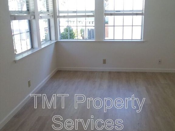 4th image of 948 Bluebell Way