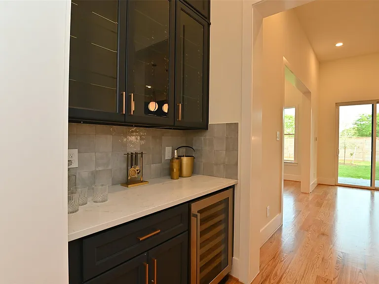 1733 Du Barry Ln — Photo 15