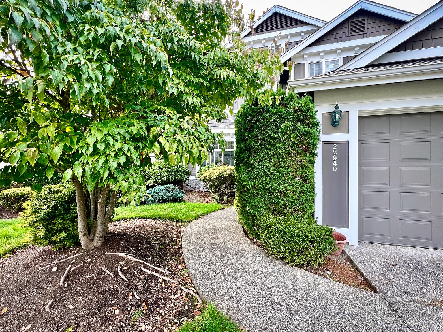 4 bed, 2.5 bath, 2510 sqft, $4,200 — Photo 3