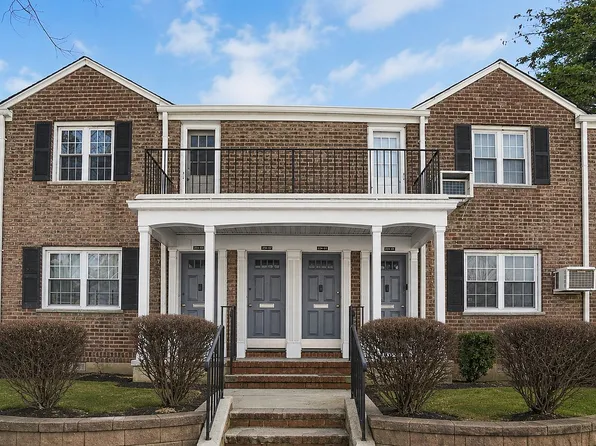 224-08 Horace Harding Expy #1, Oakland Gardens, NY 11364