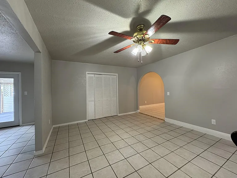 3114 Kleinmann Ave — Photo 6