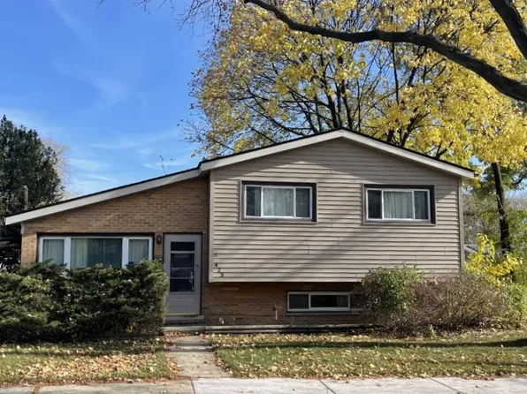 425 N Chatham Ave, Villa Park, IL 60181