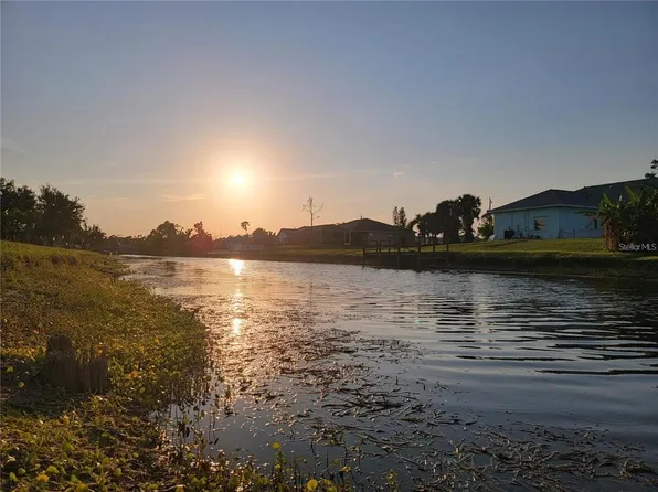 22 Mark Twain Ln #352, Rotonda West, FL 33947