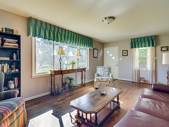 5th image of 2209 Woodland Ave