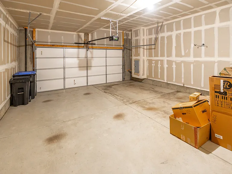 5677 Vivian St — Photo 35
