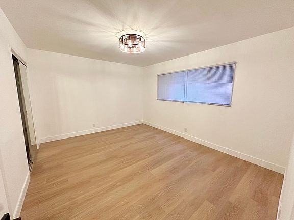3rd image of 8514 Sherwood Dr #5C