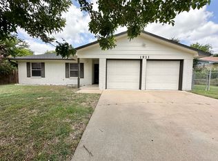 1911 Kangaroo Ave, Killeen, TX 76543