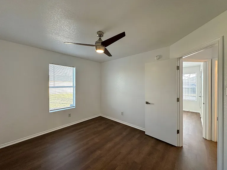 3102 Viewcrest Dr — Photo 25