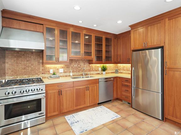 3rd image of 1263 Guerrero St
