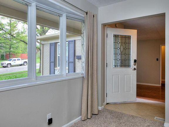 4th image of 731 Rockford Dr