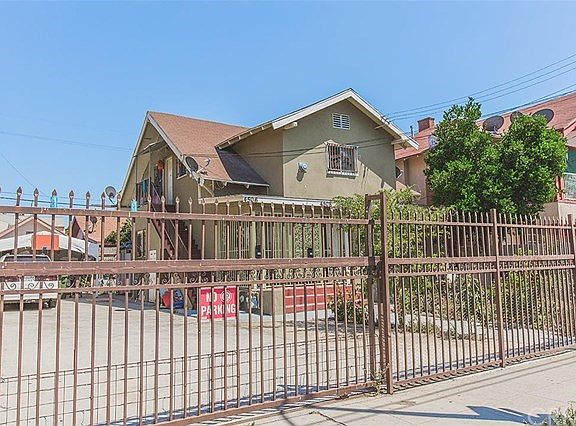 4th image of 4508 Wesley Ave