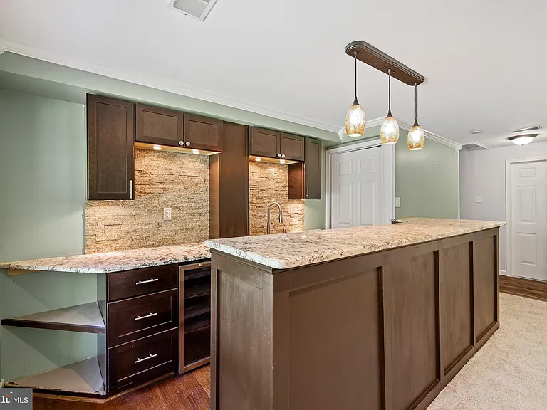 203 Princeton Cir — Photo 31