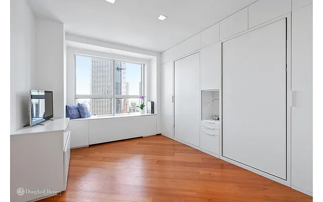 Rented by Douglas Elliman | media 7