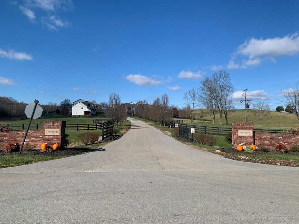 1st image of 129 Westwoods Dr