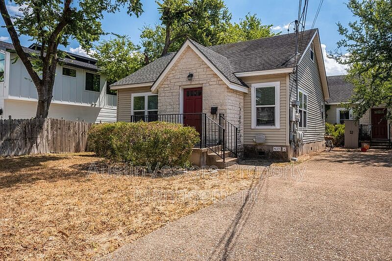1st image of 937 E 52nd St #A