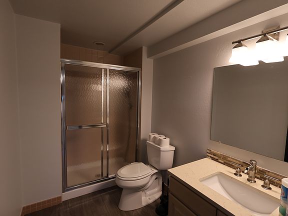 Basement full bathroom