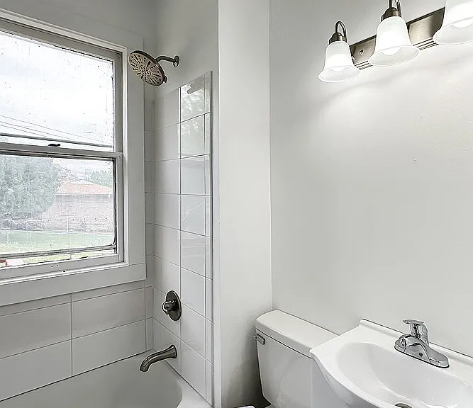 2122 Bancroft St — Photo 8
