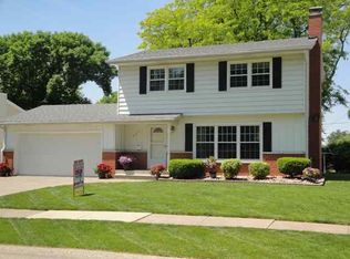 3527 37th St, Moline, IL 61265