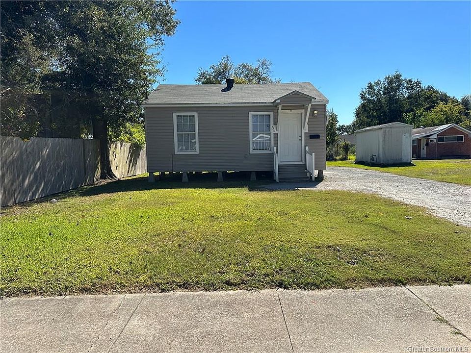 1st image of 920 Gulf St