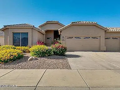 5910 E Woodridge Dr — Photo 2