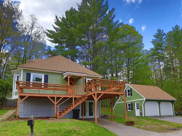 28 Spencer Avenue, Claremont, NH 03743