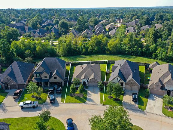 2nd image of 147 Greatwood Glen Dr