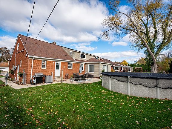 5th image of 21235 Seabury Ave