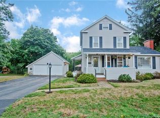 92 West St, Windsor Locks, CT 06096