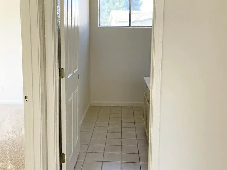 58 Penelope Ct — Photo 8