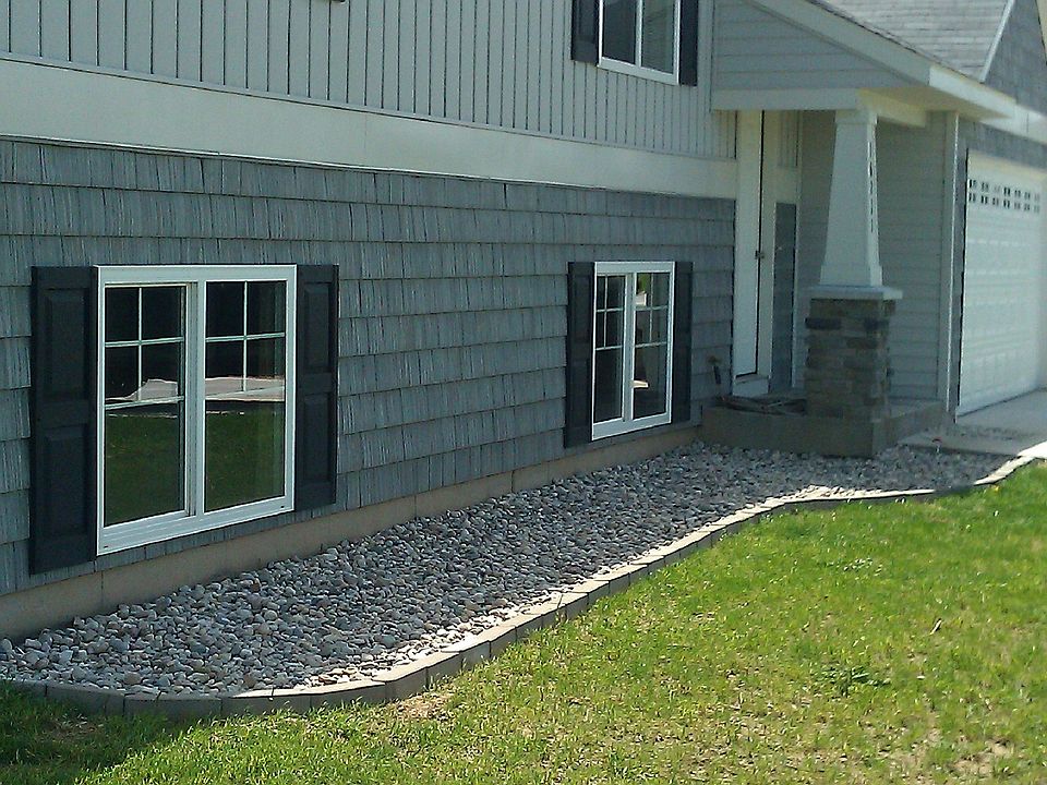 2nd image of 16211 Trent Ridge Dr NE