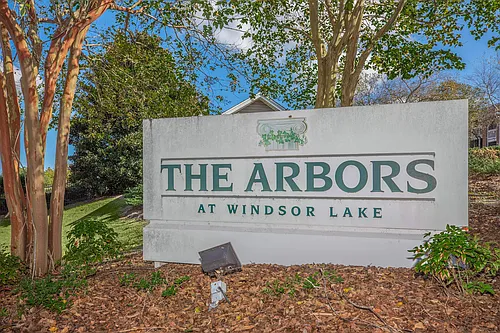 Arbors at Windsor Lake Apartments Photo 1