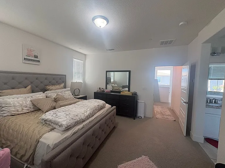 1839 Yellowwood Ave — Photo 5