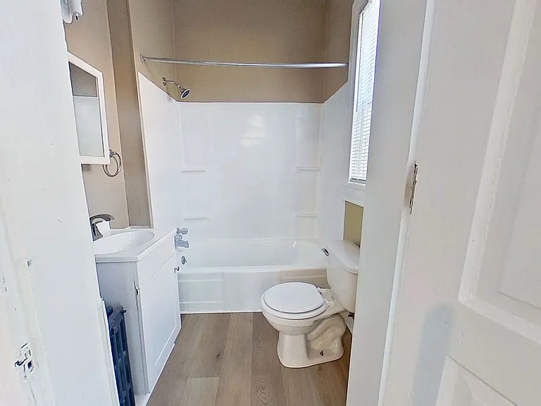 319 Roosevelt Ave #1 — Photo 3