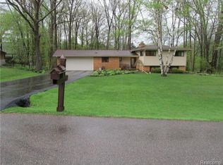 485 Orchardale Dr, Rochester Hills, MI 48309